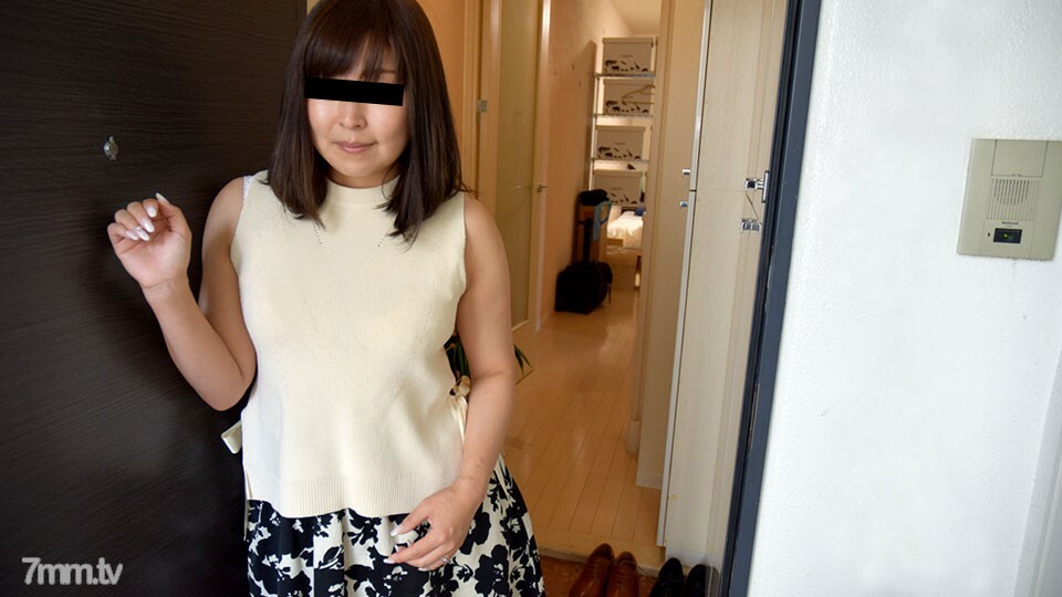 人妻自宅ハメ 〜旦那のまくらについた間男の精子〜