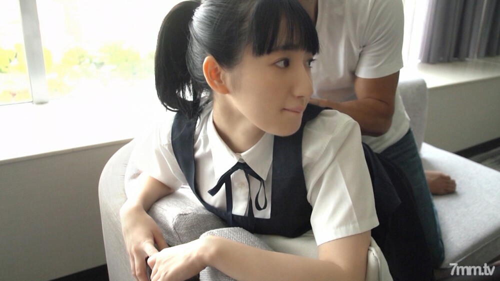 755-AI-01 和穿着制服好看的黑髮萝莉少女蚀刻/艾