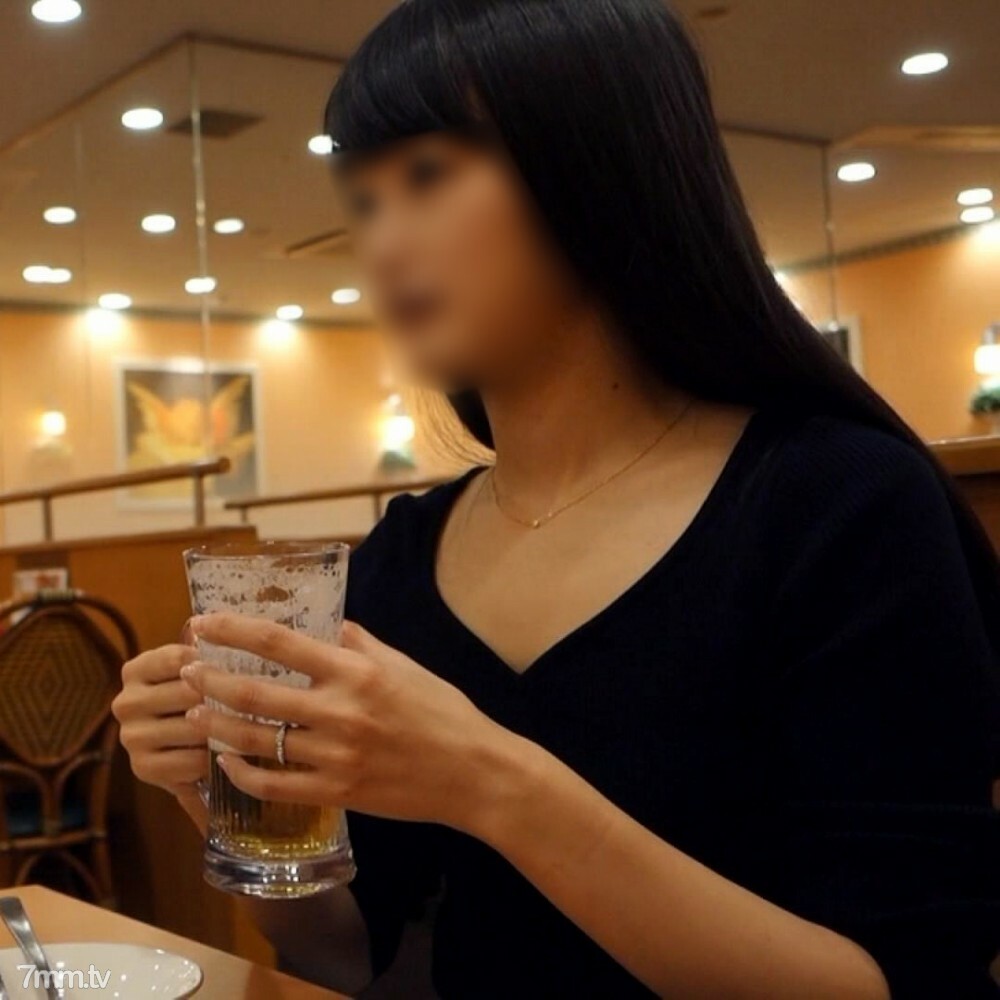 ♀024 남편 배신 타인 남자와의 섹스에 흥미 SEX 중독 수학 교사 경과 보고·신부가 된 현재도, 서클 집단의 성처리 여자의 역할을 피할 수 없어, 질 내 사정 정자를 자궁 박힌 배덕의 6P 윤간 1/ 3