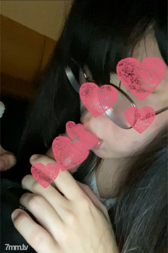 【個人撮影】清楚な眼鏡っ子JDをカラオケでフェラ＆ハメ撮り