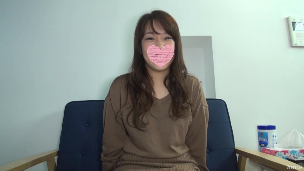 ☆패스트 푸드점 근무의 에미쨩 재등장☆오랜만에 재회한 보통의 소녀가 이번은 3P에 첫 도전! 농후 에치에 이키마쿠리 외침 마구리로 대만족♥【특전 첨부】