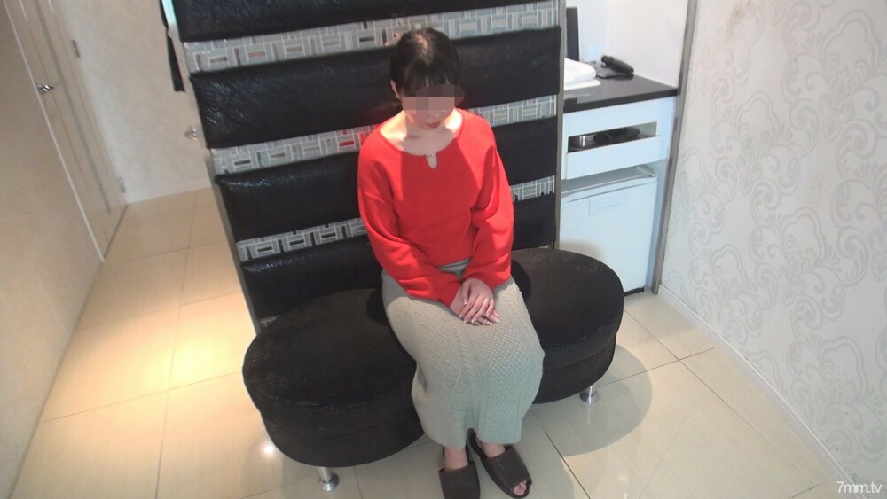 【初撮り　明〇大学職員の主婦に中出し】【ブスだけど身体で借金払います】「貴方、生でハメるって。嫌だけど、しょうがないわ」【個人撮影】高画質ＺＩＰ付き