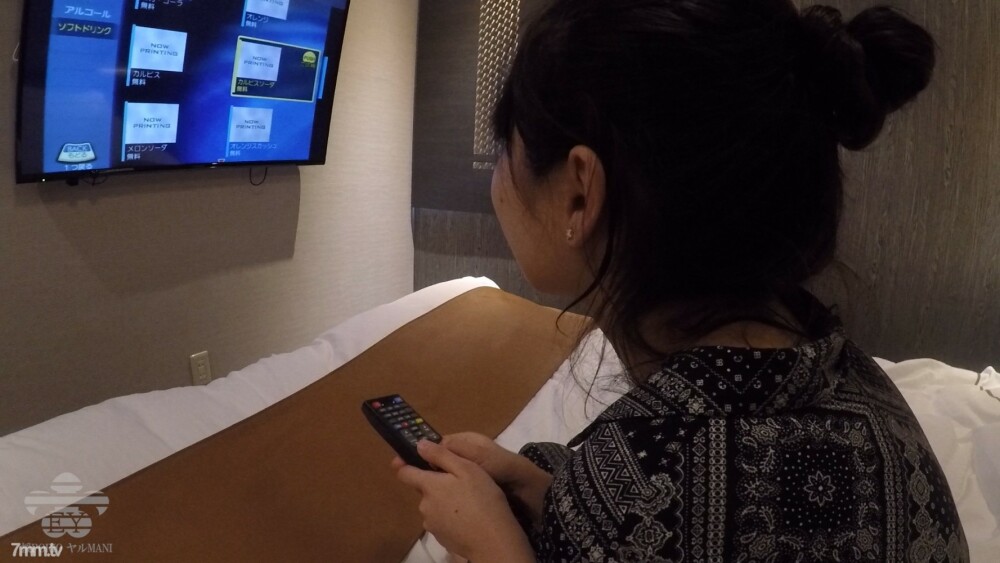 【期間限定半額！】援交のハメ撮り[No.2]19歳 スレンダーな変態女子　また行為中に生理が...（レビュー特典で修正前映像プレゼント）