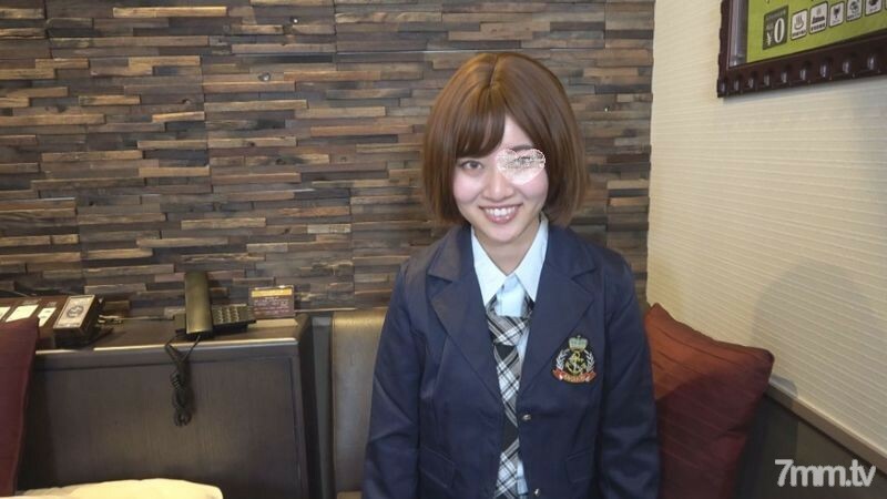 【個人撮影】【無】初撮り！笑顔が可愛い貧乳小尻パイパンと三拍子揃った女の子！レビュー特典で本編高画質版ZIPとフェラとオナニー（４８分）がダウンロード可能です