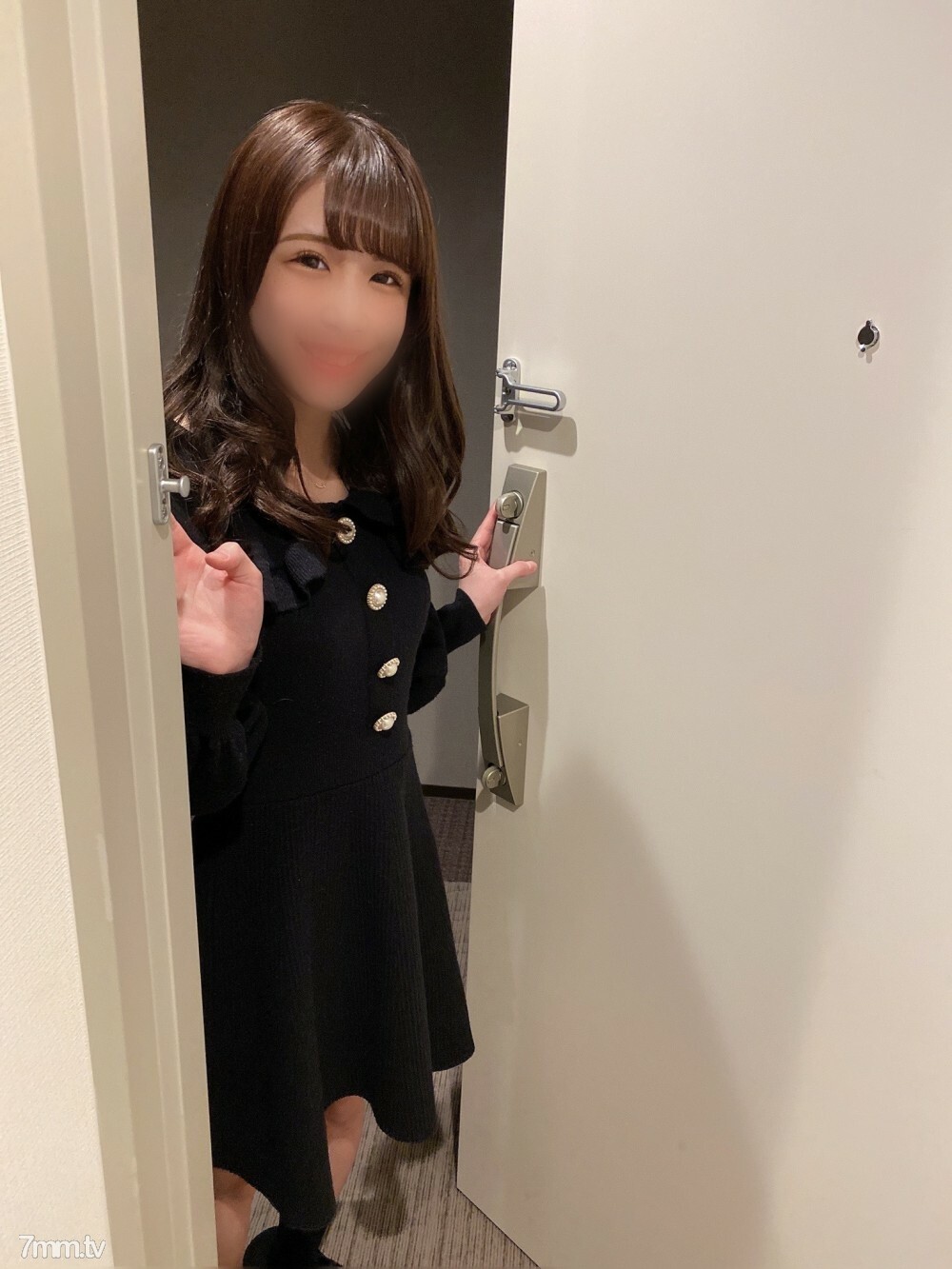 【꿈 실현 ♪】 갑자기 현관에서 더블 즉척. 웃는 얼굴 일급품의 미소녀가 팬의 자택에 묻습니다. 긴장 속에 나와 임신 0 불가피