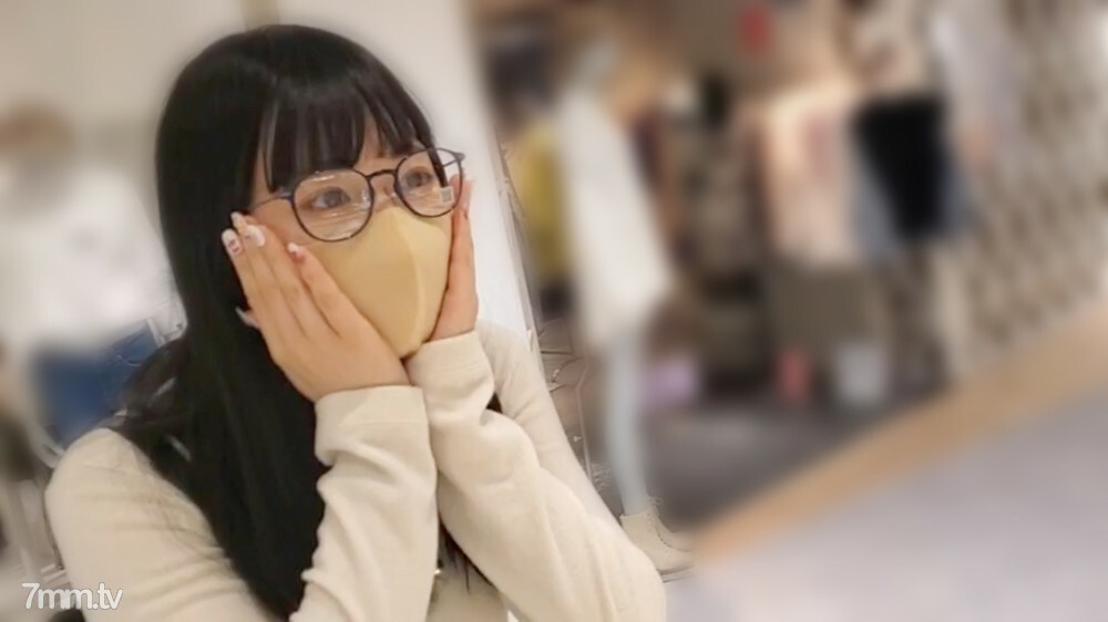 개수 한정 【무수정】 현지에서 친절한 전문 학생은 안경을 취하면 음란했다 ... 마스크를 벗겨내고 생 질 내 사정!