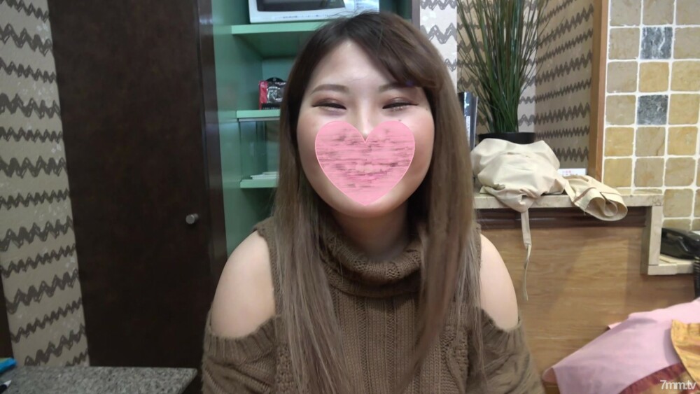 ☆初撮り☆完全顔出し☆抱き心地満点色白むっちりHカップ♥3桁経験のどスケベちゃん♥おっさん二人と3P中出しSEX♥【個人撮影】