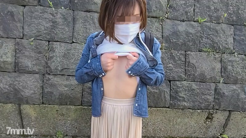 【特典2：１週間限定】子供と遊ぶスナックママを自宅に戻らせ母親から女へ。【個人】誰もいない家の中で他人棒に喘ぎながら膣奥へ中出し　帰宅した子供に隠れてさらに。。。 FC2-PPV-2915551
