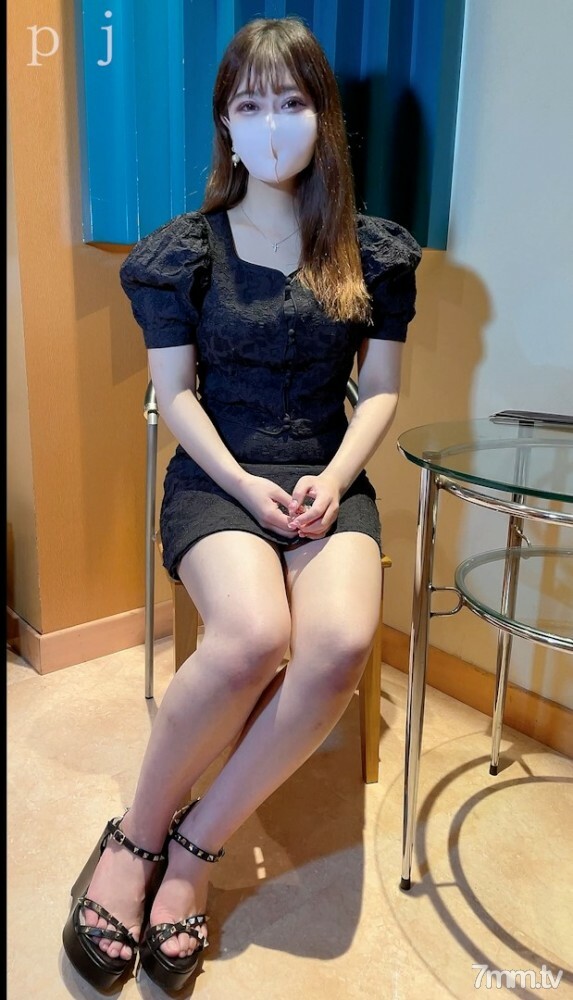 【첫 촬영】 【개인 촬영】 CA 지망의 10 세 현 0 생 평일 낮에 입으로 → 약속 찢어 씨앗 질 내 사정 세트. 마지막은 쾌감에 빠져 헐떡거린다