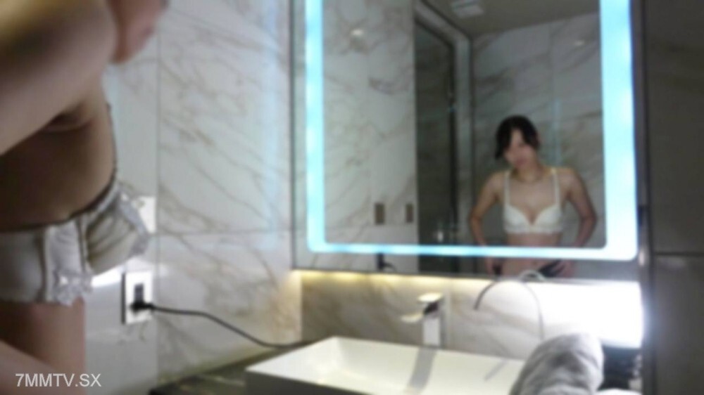 FC2-PPV-4788732 一位精通愛情和電影的大師，他個人對服裝的印象，他五人制足球訓練，他皮膚白皙，身材健美，堪稱高水平挑戰者，他的精液積聚等身體內部情況也一覽無餘。 | FC2電子市場