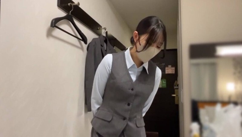 FC2-PPV-4789788 原創個人照片♥ POV日記，講述我在約會軟體上認識的傲嬌OL（25歲）（共兩部分）