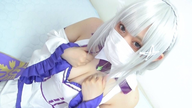 FC2-PPV-4825832 【無馬賽克/限時轉售】天使般的Emi○a-tan的異世界生活！ coser在口交時向上看的眼神太色情了！內射性愛影片！