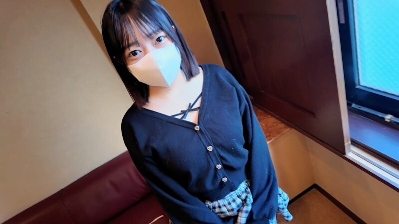 FC2-PPV-4833759 【神級美乳】與一位擁有傲人雙峰的美艷偶像的秘密會面。她天真可愛的臉龐瞬間被驚人的噴水和持續高潮擊垮！