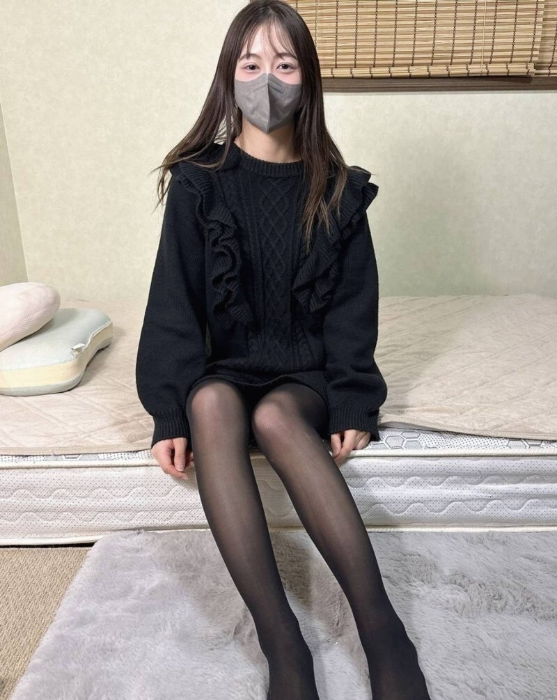 FC2-PPV-4859945 【完全業餘，第一次拍攝】經驗/非常/淺薄/天真可愛，20歲，身材苗條，擁有一雙美腿的女大學生♡ 她很害羞，很少呻吟，但當陰莖插入時…♡