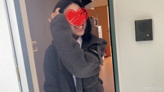 在家訪問的被拍攝重逢♡下午下班後穿著工作服沒穿內衣等待！公寓樓下停車場露出口交＆穿著衣物性交