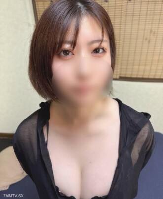 FC2-PPV-4935067 【全新手部特寫&首次體驗】超可愛20歲E罩杯巨乳新手♡東京內城積水超敏感身體♡奶油派插入！ *特價優惠* | FC2電子市場