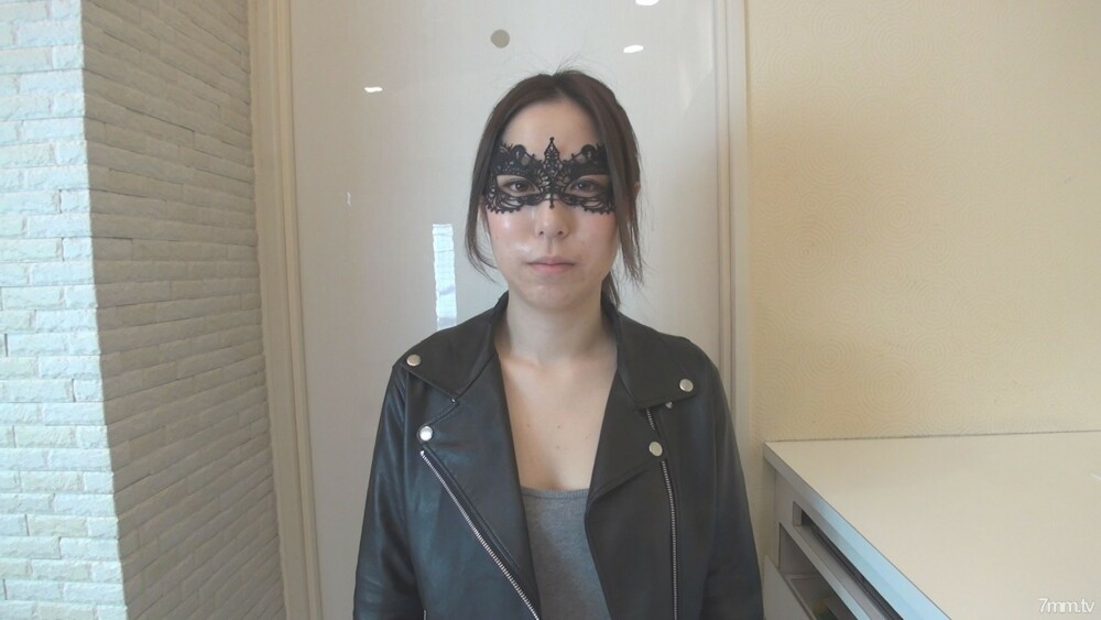 【半額　５００円】現役Ｊリーガーの美乳妻ペット　蛍光色ビキニで生中出し　「貴方、ごめんなさい。お尻の穴も舐めちゃうわよ」　変顔＋尻文字＋エロ替え歌【個人撮影】ZIP付き