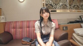 SIRO-5602 「這簡直太火辣了！這個外表平平的女孩竟然藏著傲人的雙峰！她看起來很安靜，但當你把你的雞巴插進去的時候，她就會瘋狂地呻吟！她那F罩杯的乳房劇烈地搖晃著……」 MGS Video（Prestige Group）成人視頻流媒體網站