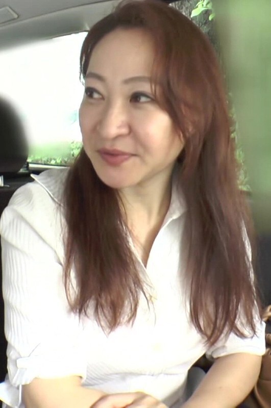 유부녀의 강모 마〇코에 격렬하게 피스톤!